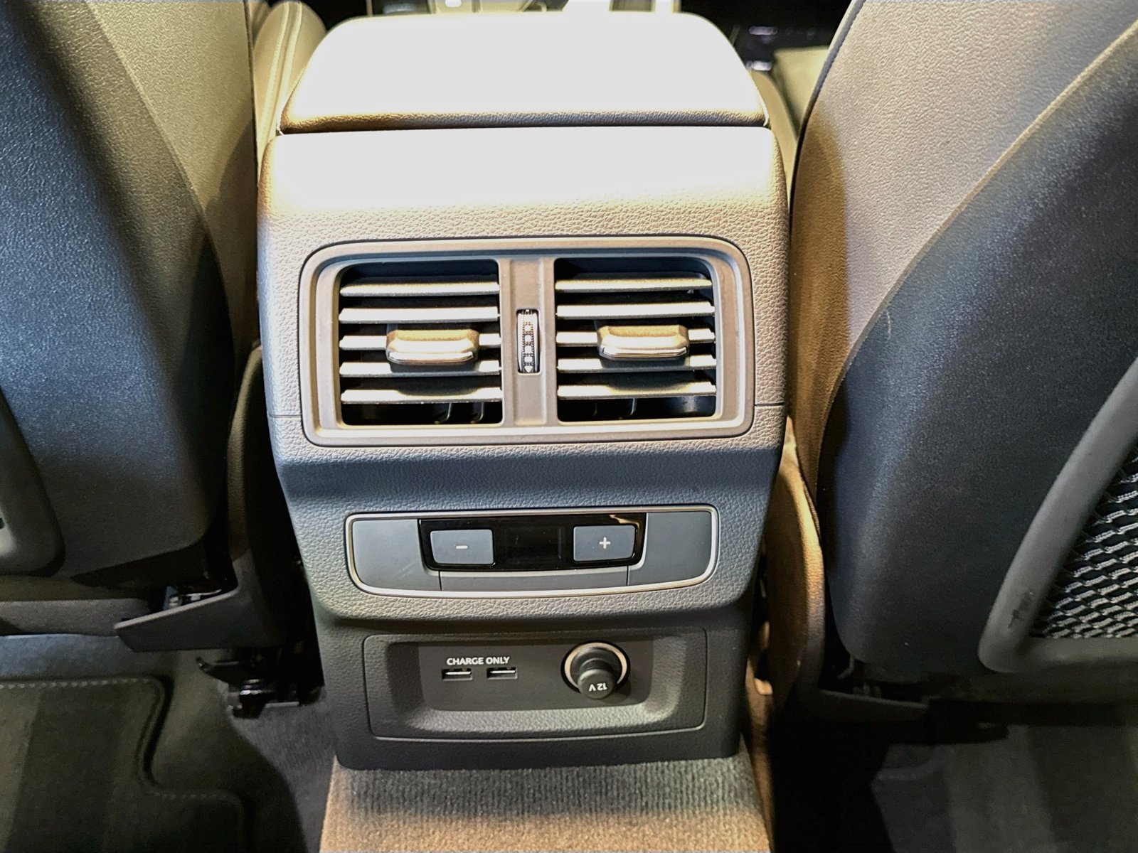 Used 2025 Glacier White Audi S line Premium image 24