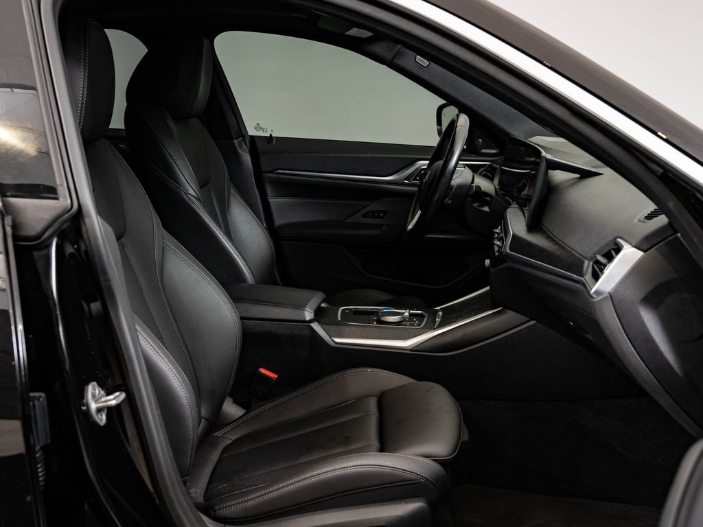 Used 2023 Jet Black BMW eDrive35 image 24