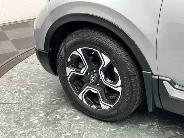 Used 2019 Lunar Silver Metallic Honda Touring image 32