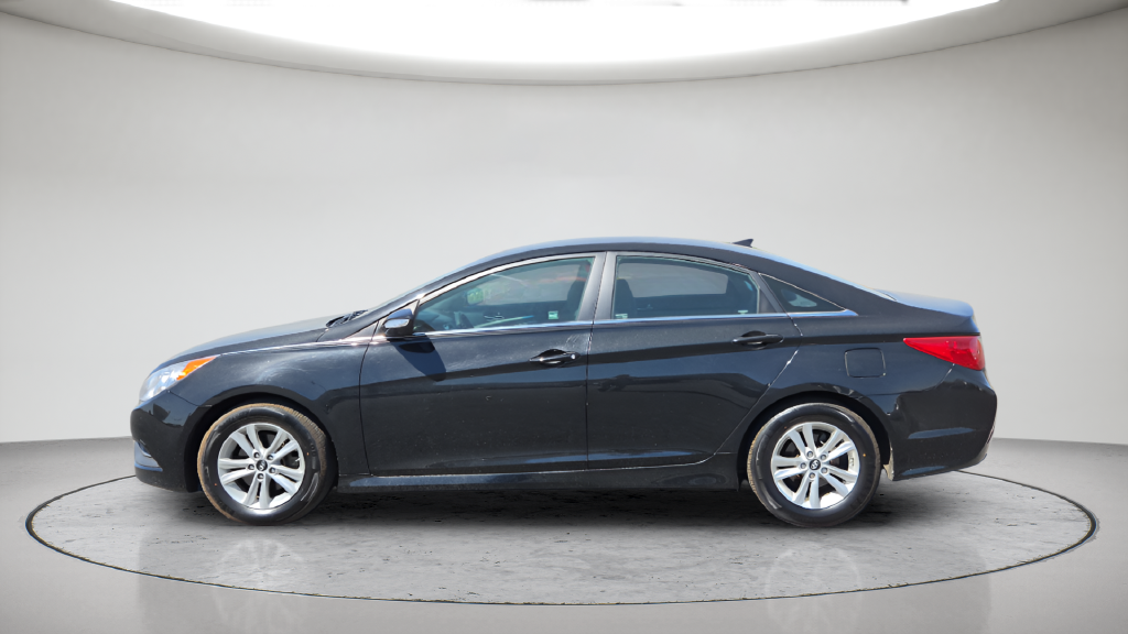 Used 2014 Black Hyundai GLS image 14