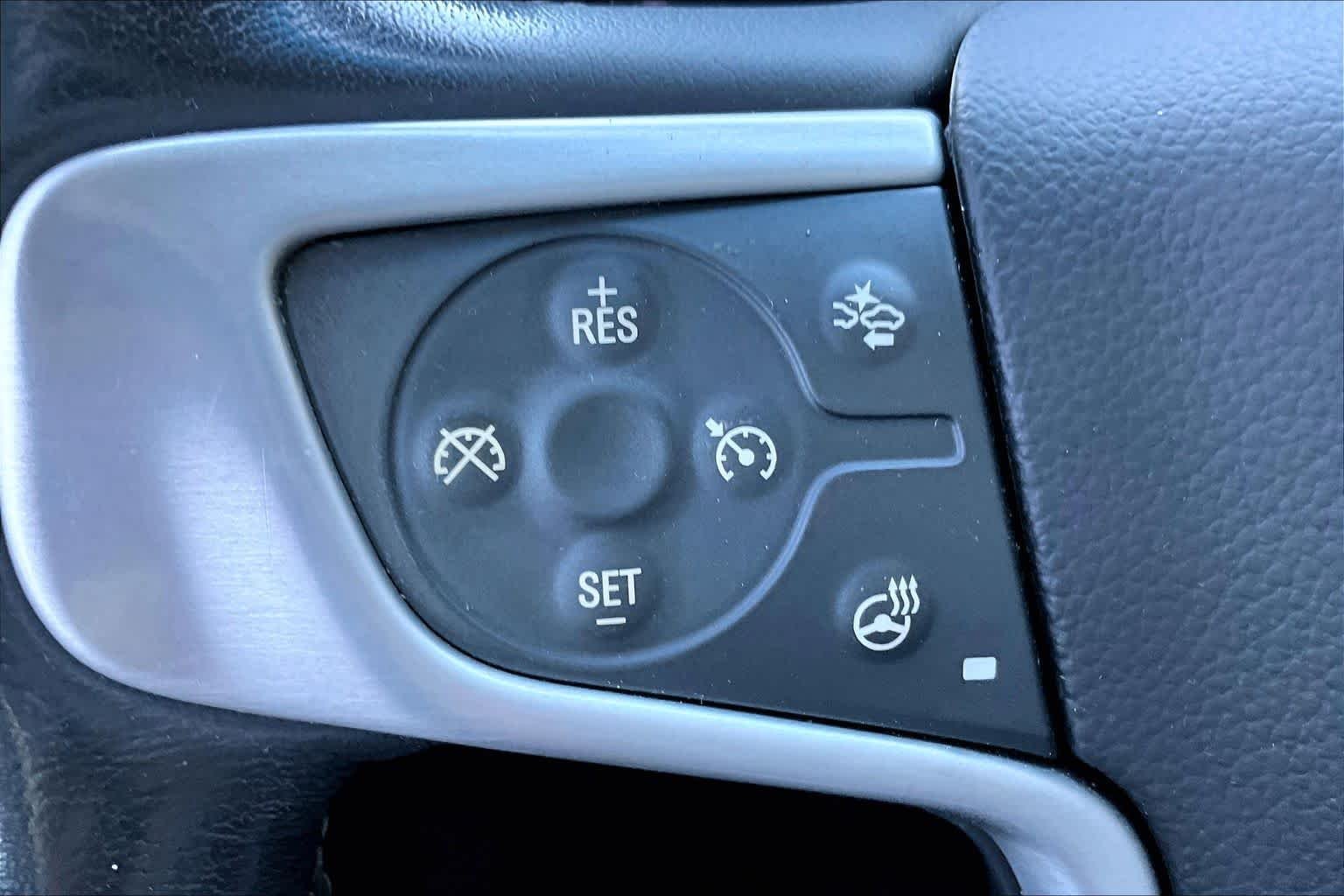 Used 2018 Quicksilver Metallic GMC SLT image 20