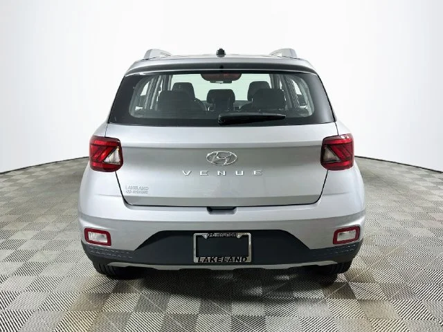 New 2026 Silver Hyundai SEL image 4