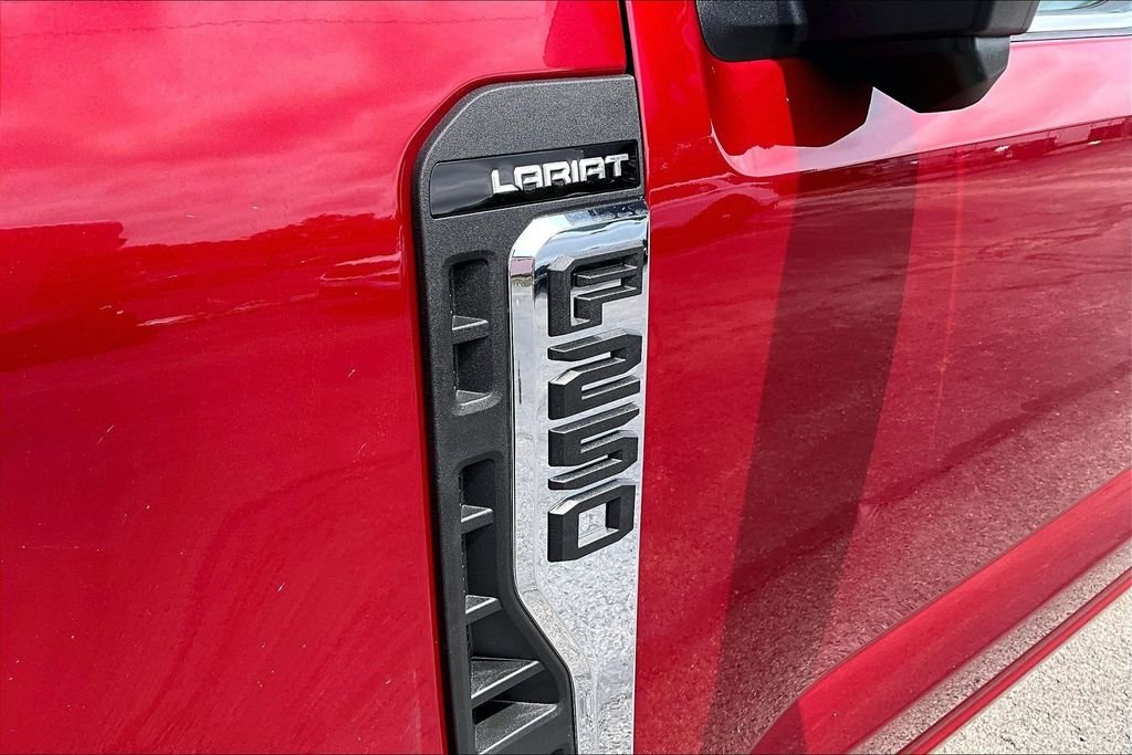 New 2026 Ruby Red Metallic Tinted Clearcoat Ford F-250® Lariat® image 25