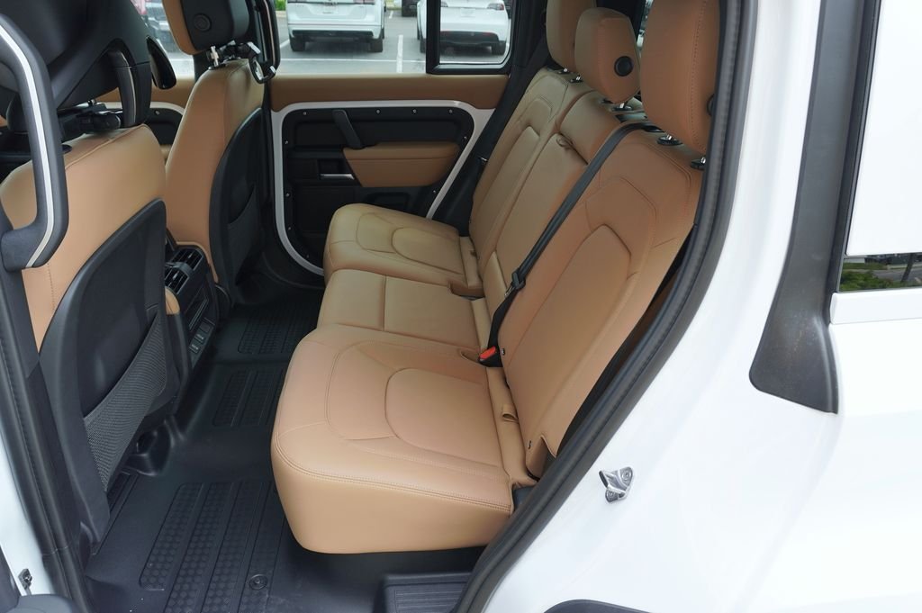 Used 2026 White Land Rover S image 28