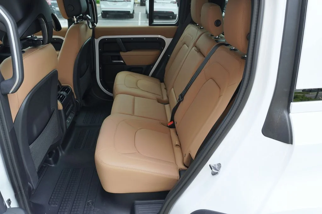 New 2026 Fuji White Land Rover S image 29