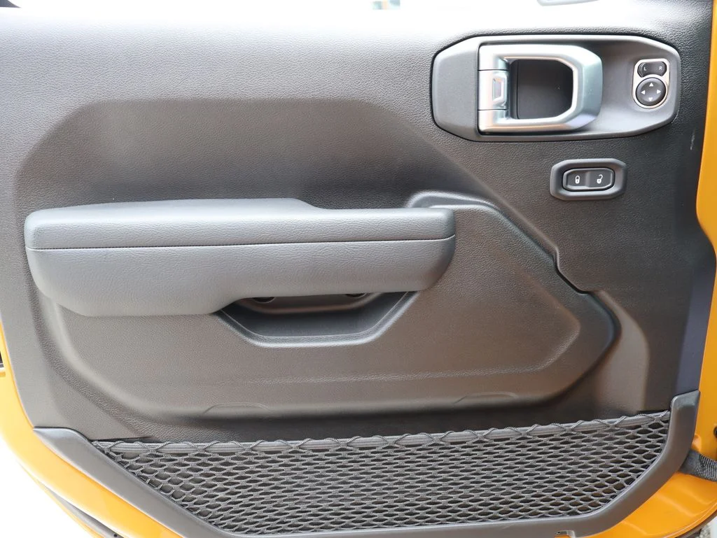 New 2026 Goldilocks Exterior Paint Jeep Rubicon image 19