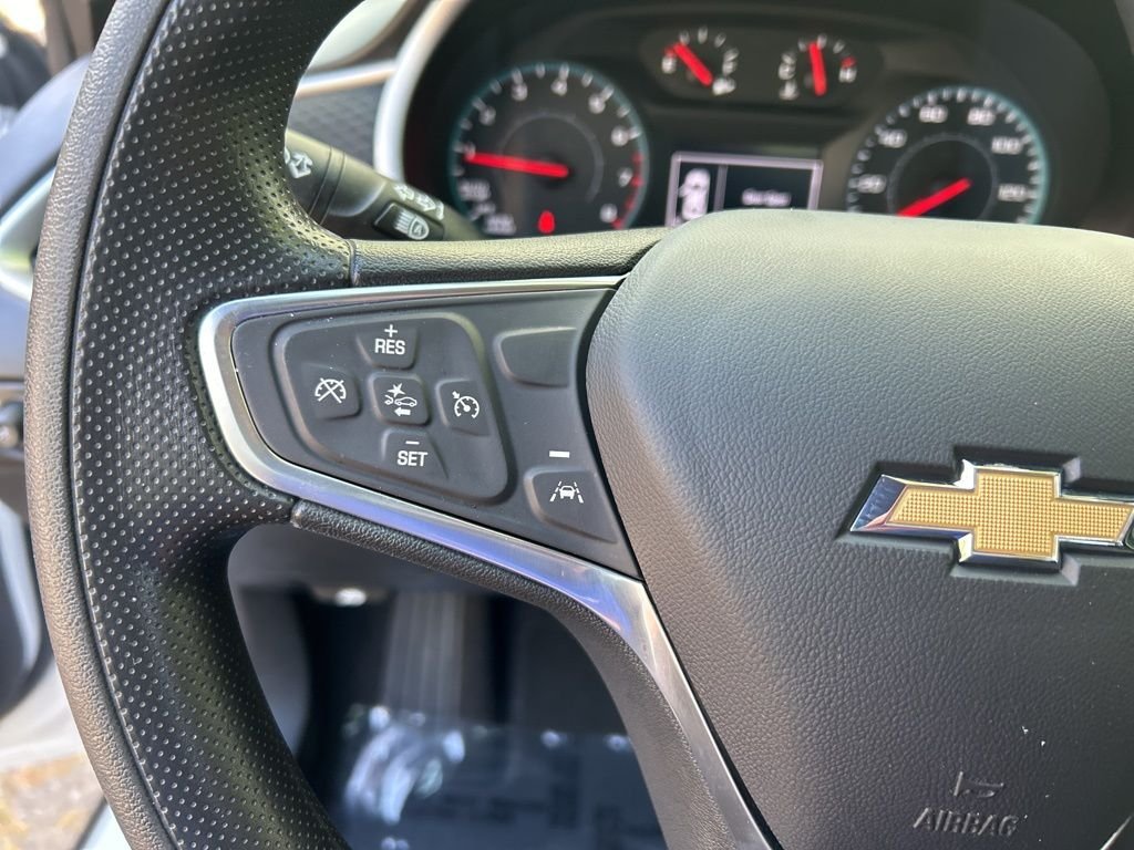 Used 2023 White Chevrolet LT image 23