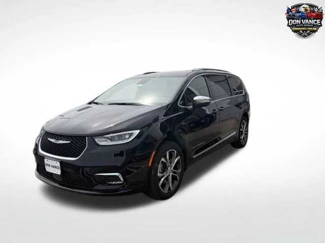 2026 Chrysler Pacifica Pinnacle AWD's photo