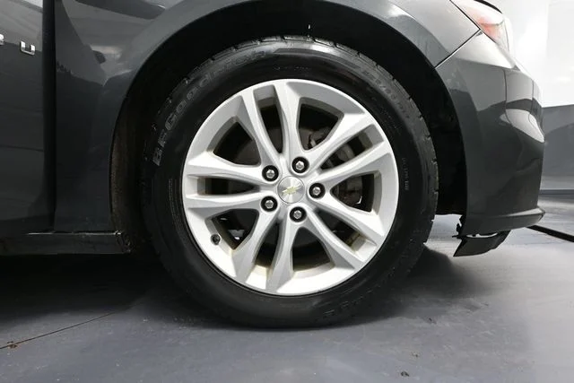 Used 2016 Gray Chevrolet LT image 15