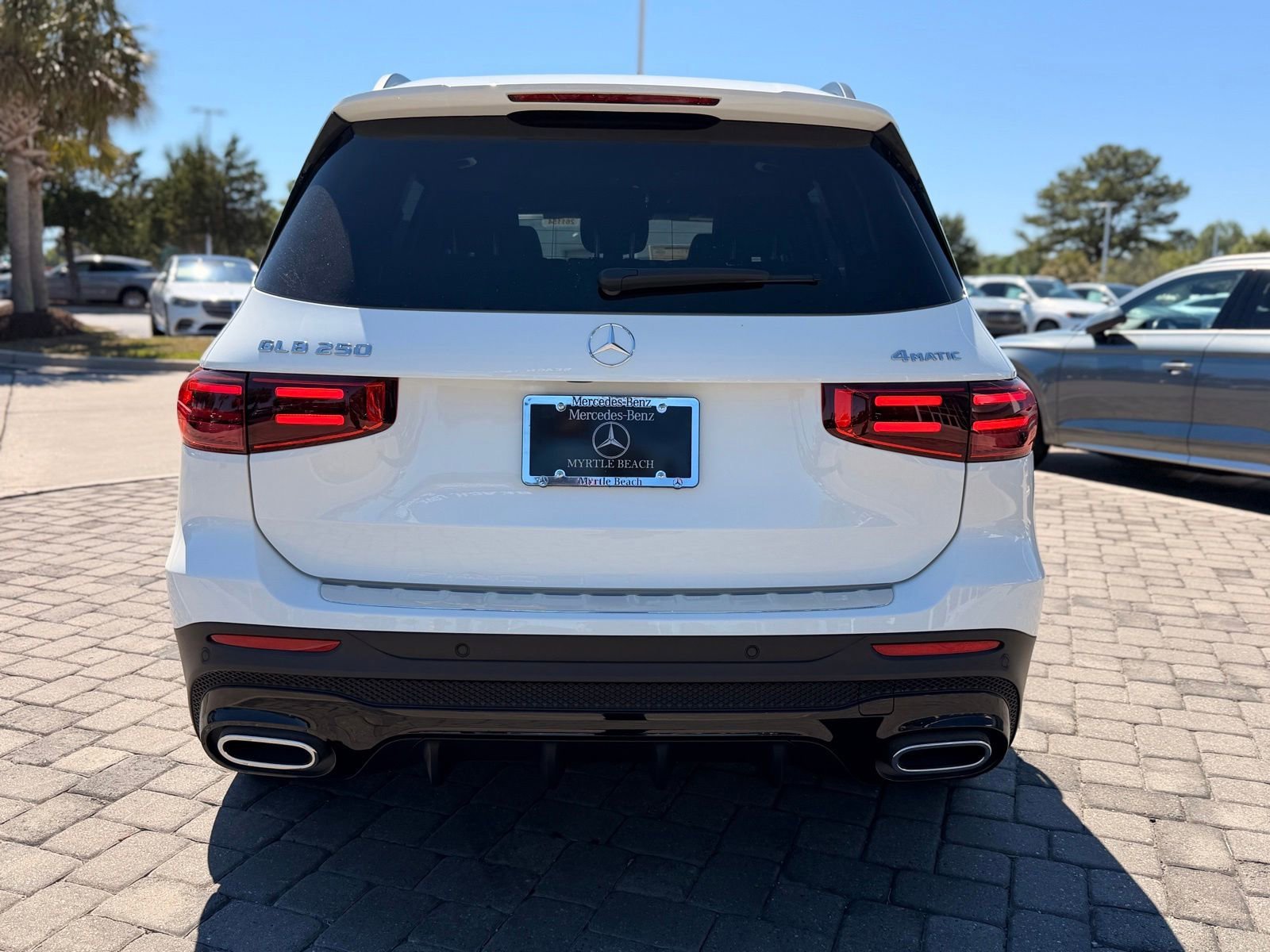 New 2026 Polar White Mercedes-Benz GLB 250 image 35