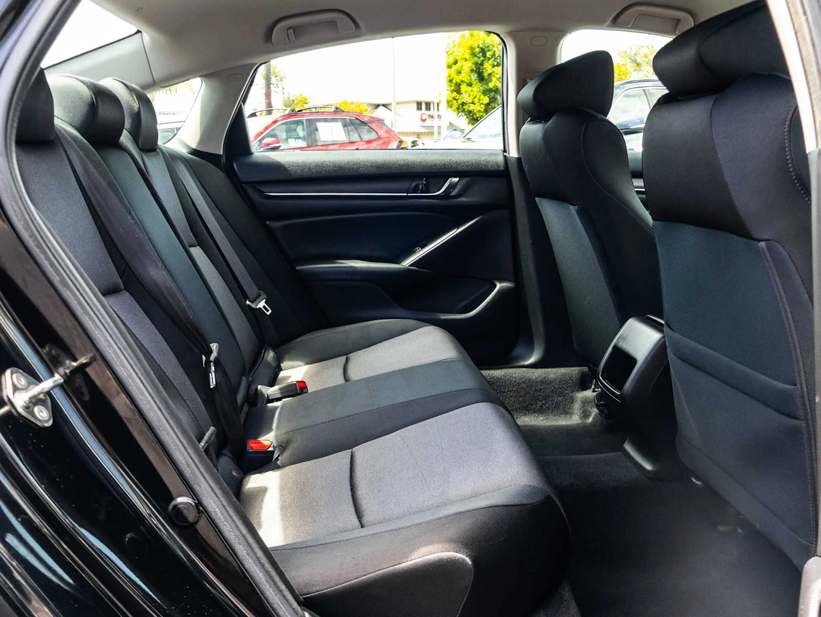 Used 2019 Crystal Black Pearl Honda LX 1.5T image 18