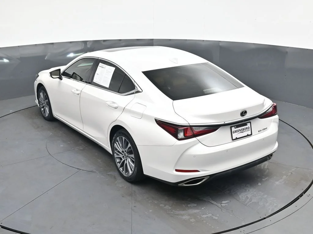 Used 2021 White Lexus 350 image 38