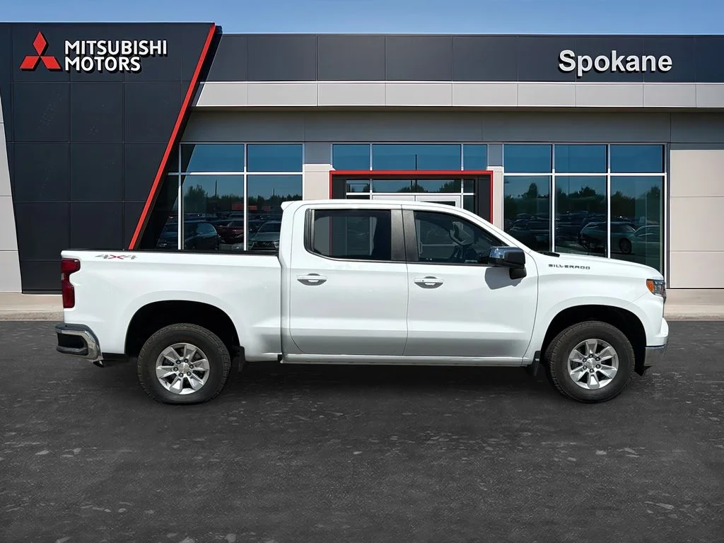 Used 2023 Summit White Chevrolet LT image 8