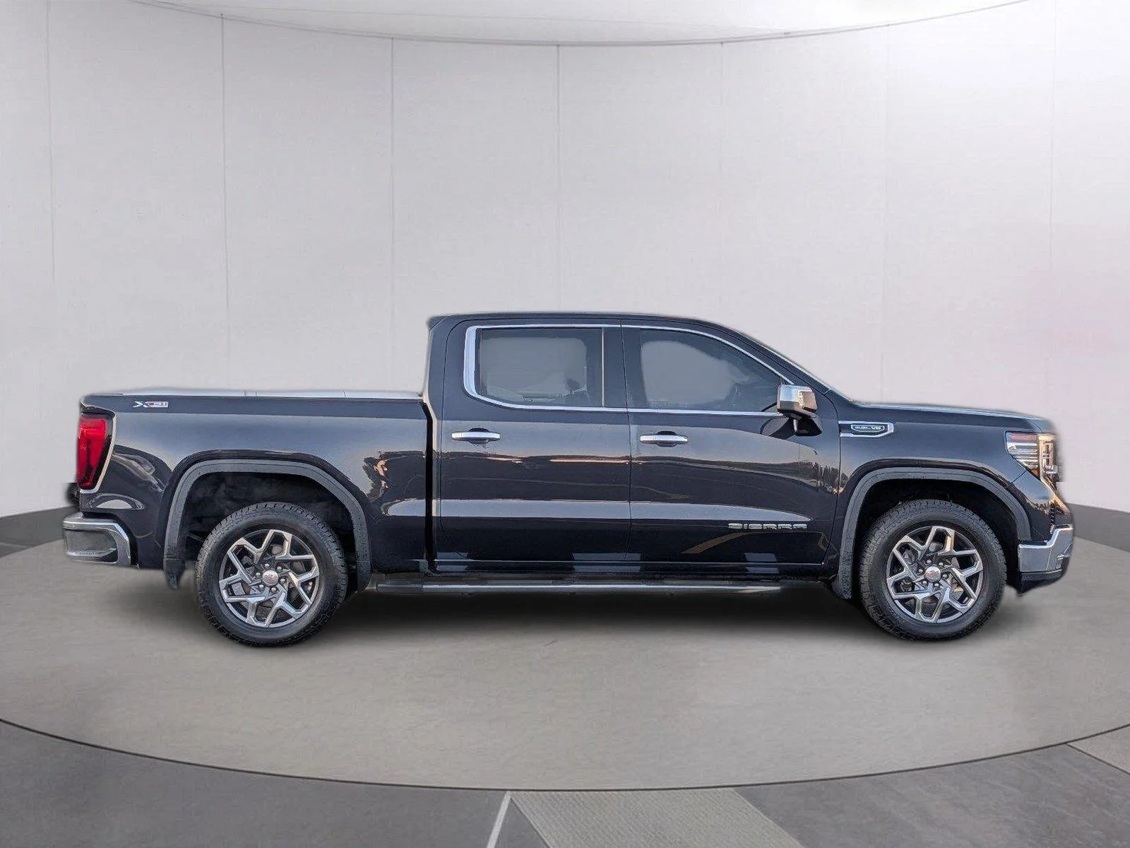 Certified Used 2023 TITANIUM RUSH METALLIC GMC SLT image 7