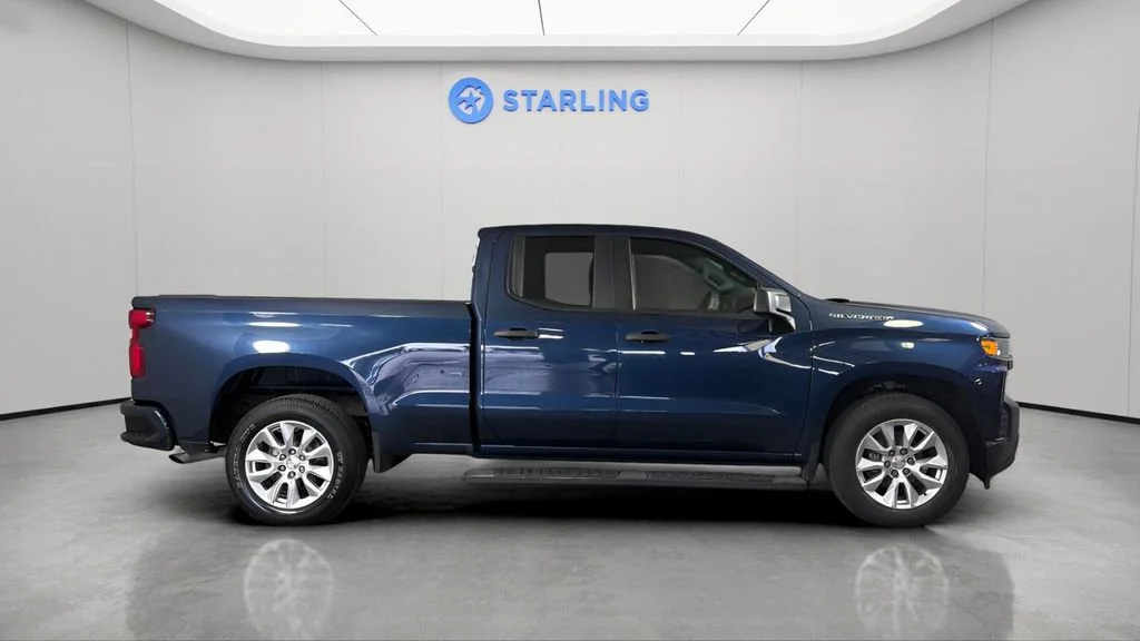 Used 2021 NORTHSKY BLUE METALLIC Chevrolet Custom image 11