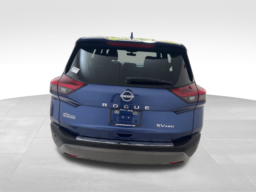Used 2023 Blue Nissan SV image 4