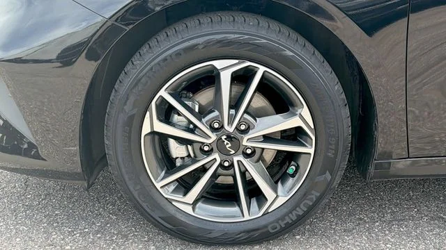 Certified Used 2022 Black Kia LXS image 10
