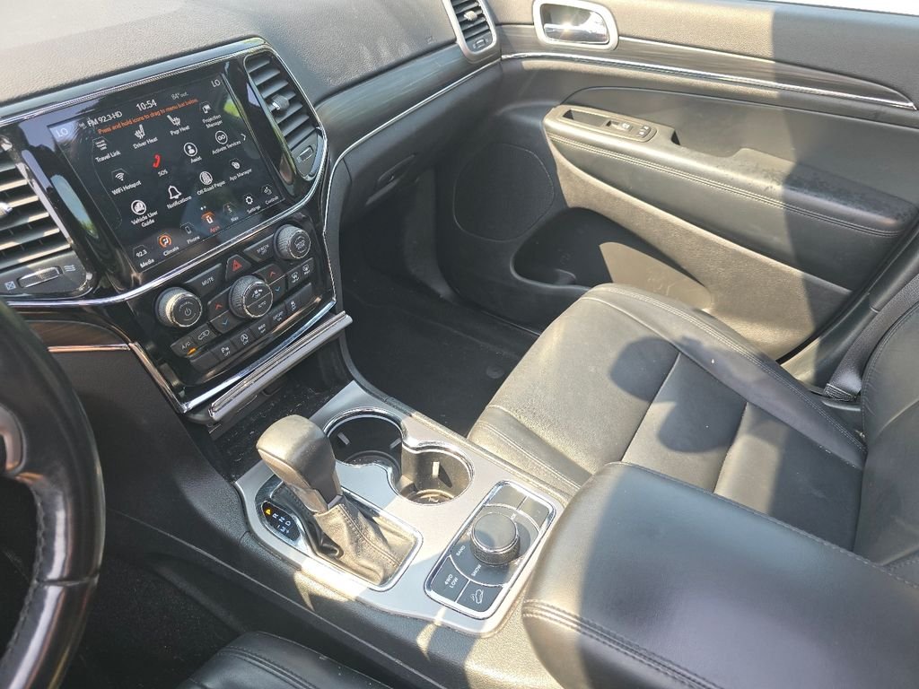 Used 2020 Velvet Jeep Limited image 31