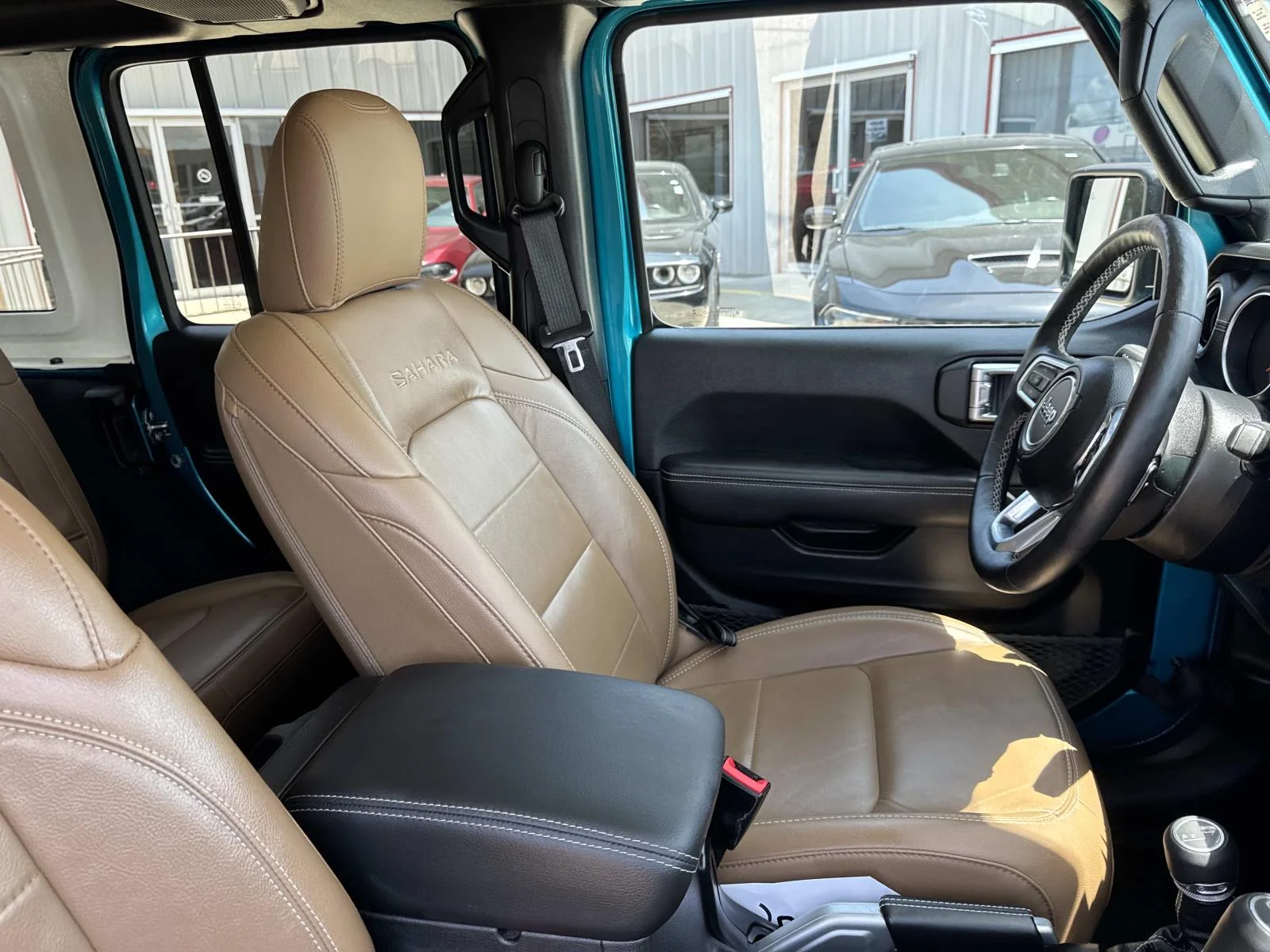 Used 2020 Green Jeep Sahara image 10