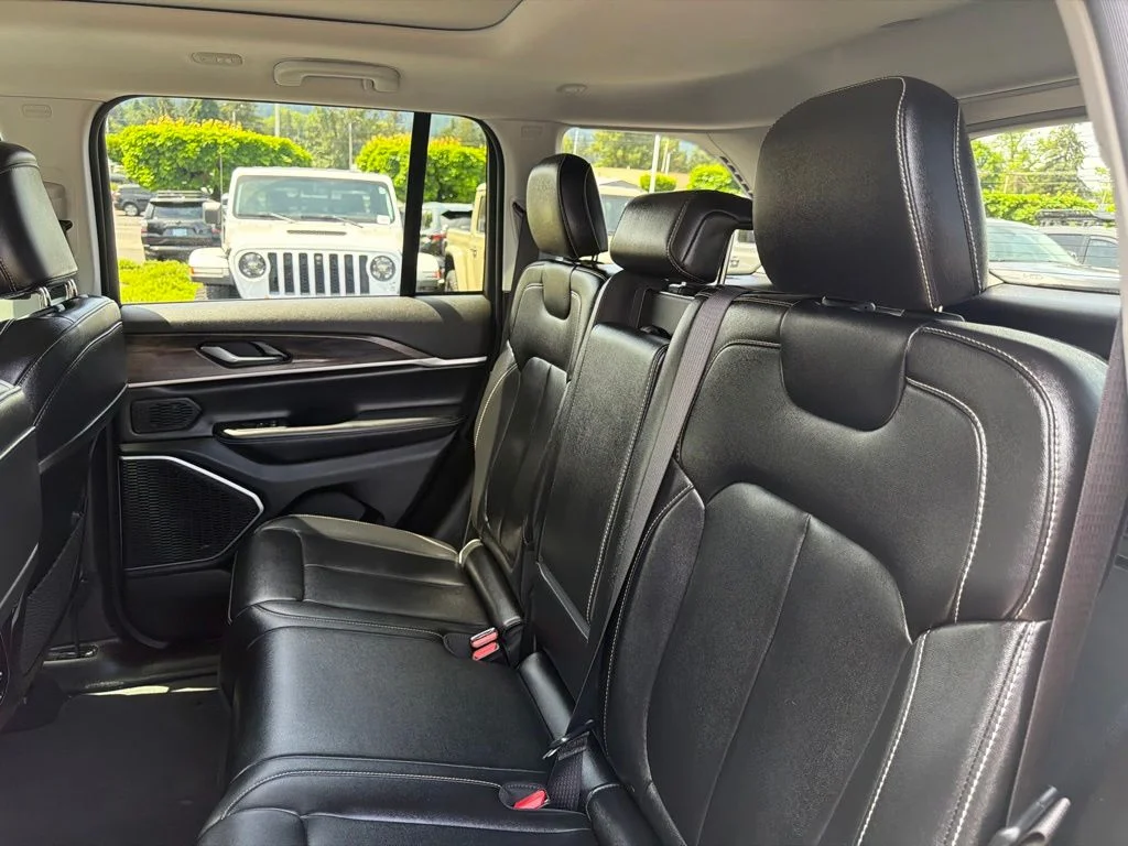 Used 2023 White Jeep 4xe image 29