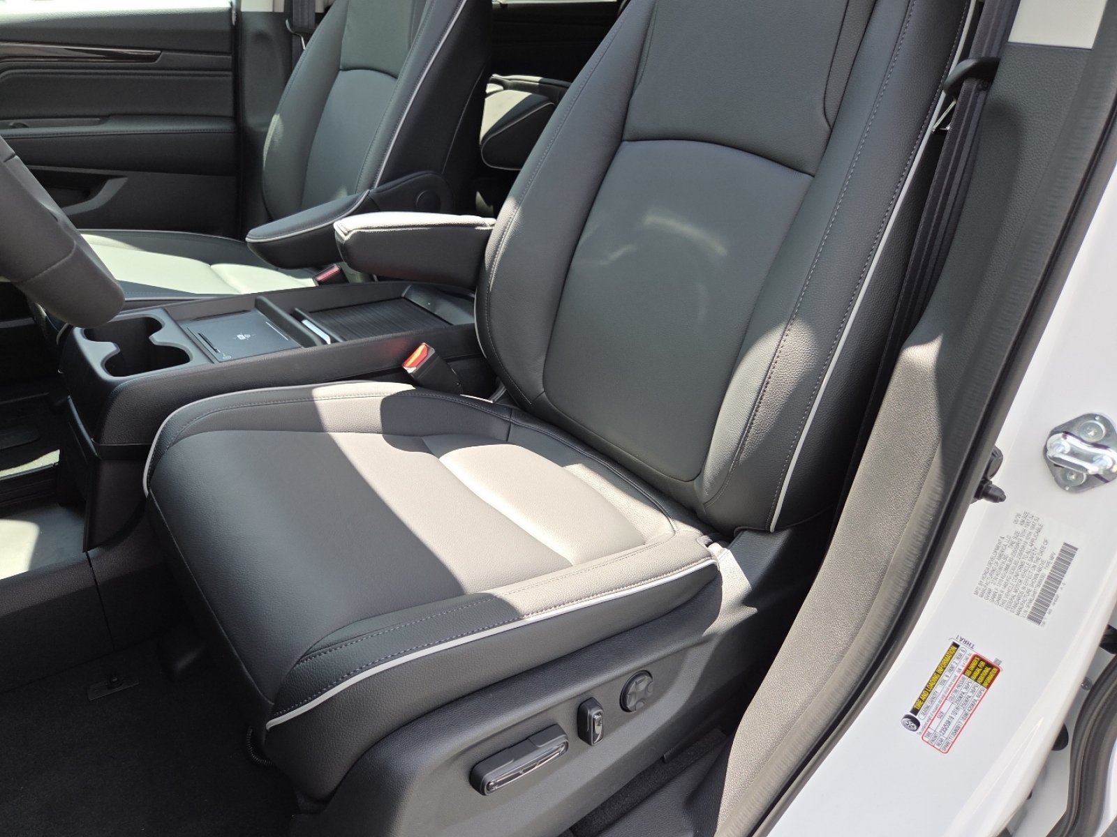 New 2026 Platinum White Pearl Honda Touring image 30