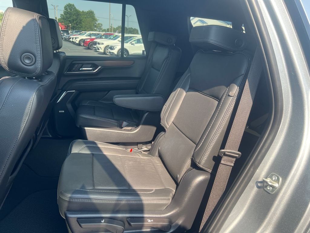 Used 2025 Silver GMC Denali image 24