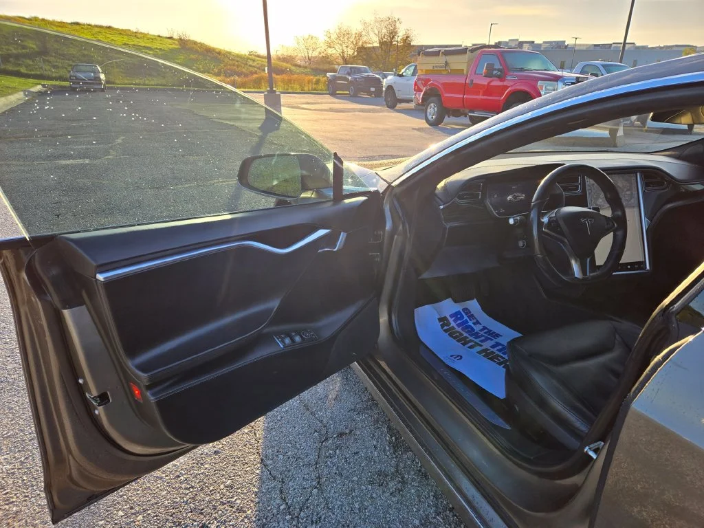 Used 2016 Gold Tesla 90D image 13