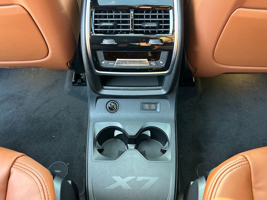 New 2027 Brooklyn Grey Metallic BMW M60i image 33