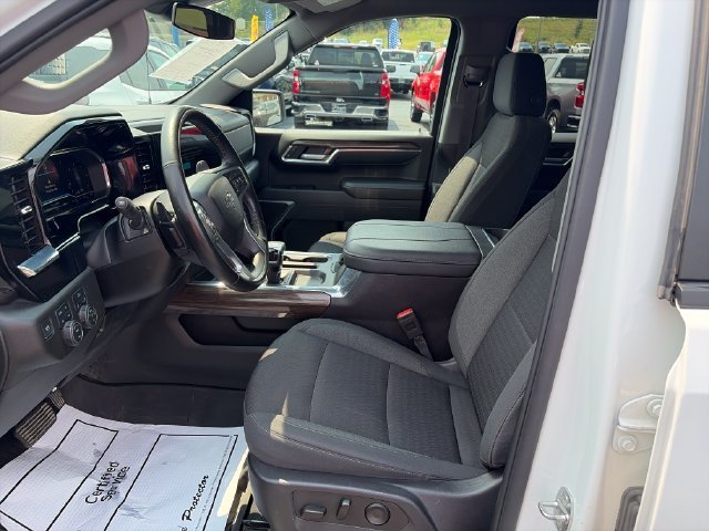Used 2024 Summit White Chevrolet RST image 9