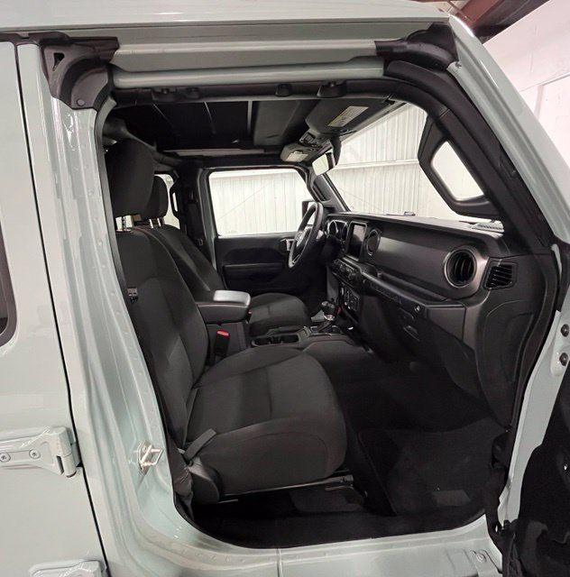 Used 2023 Silver Jeep Sport S image 18
