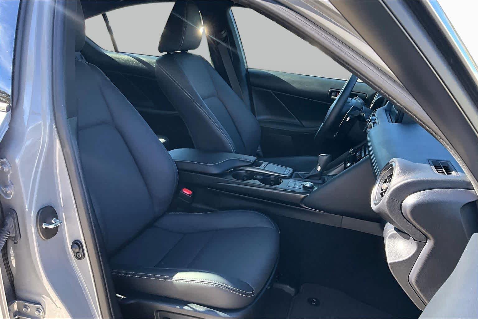 Used 2025 Incognito Lexus F SPORT Design image 8