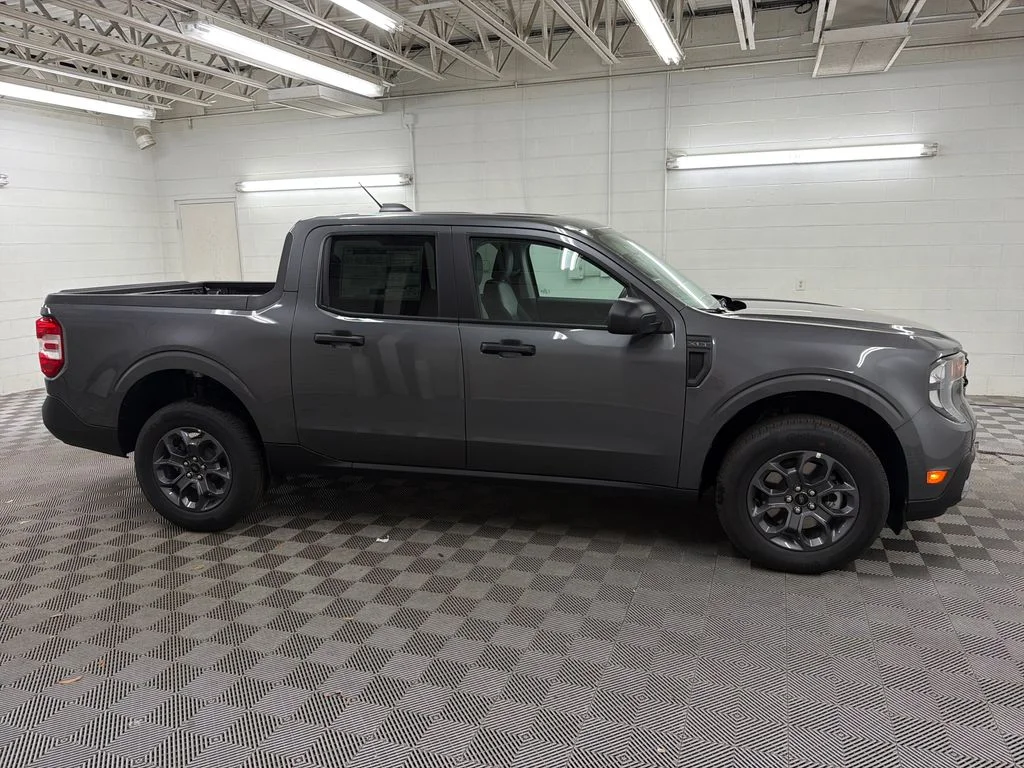 New 2026 Gray Ford XLT image 2