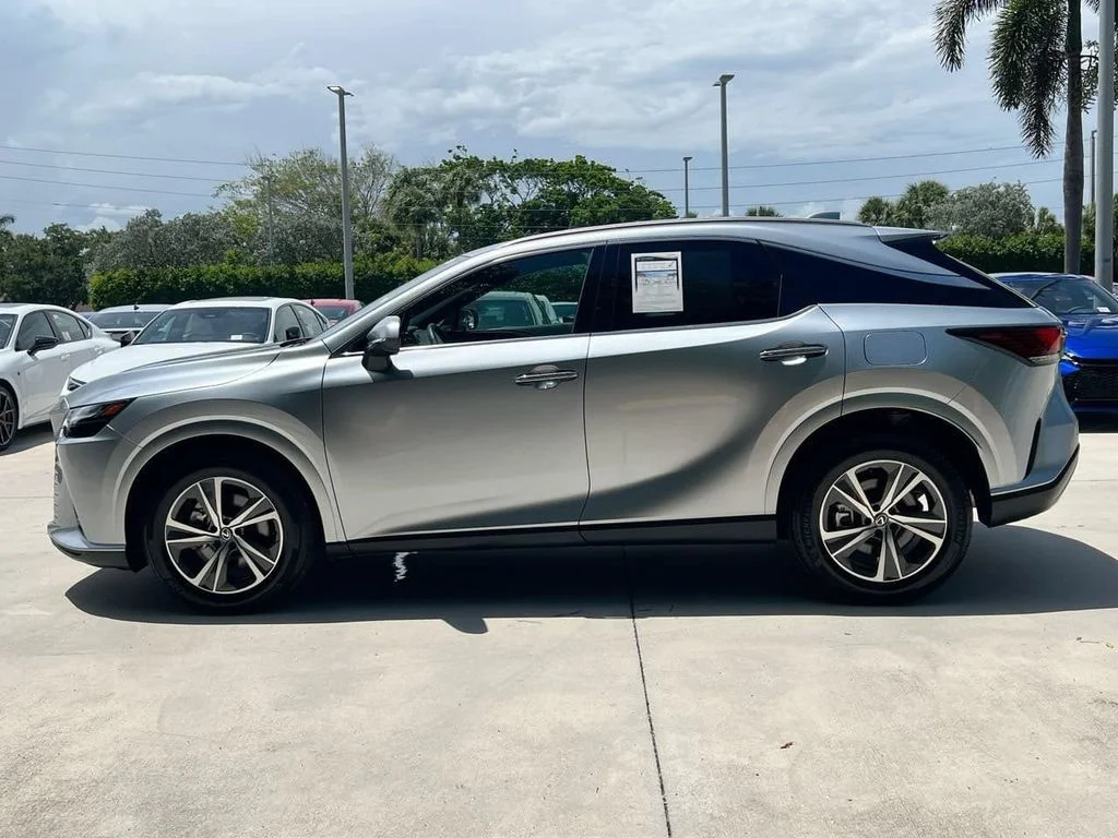 Used 2025 Iridium Lexus 350 Premium image 4