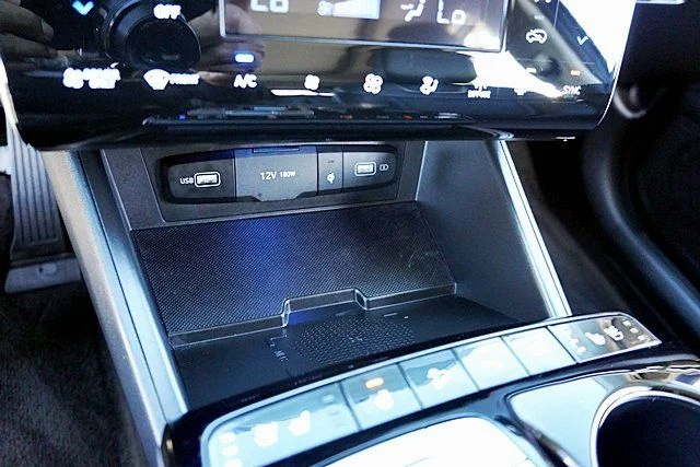 Used 2024 Blue Hyundai Limited image 32