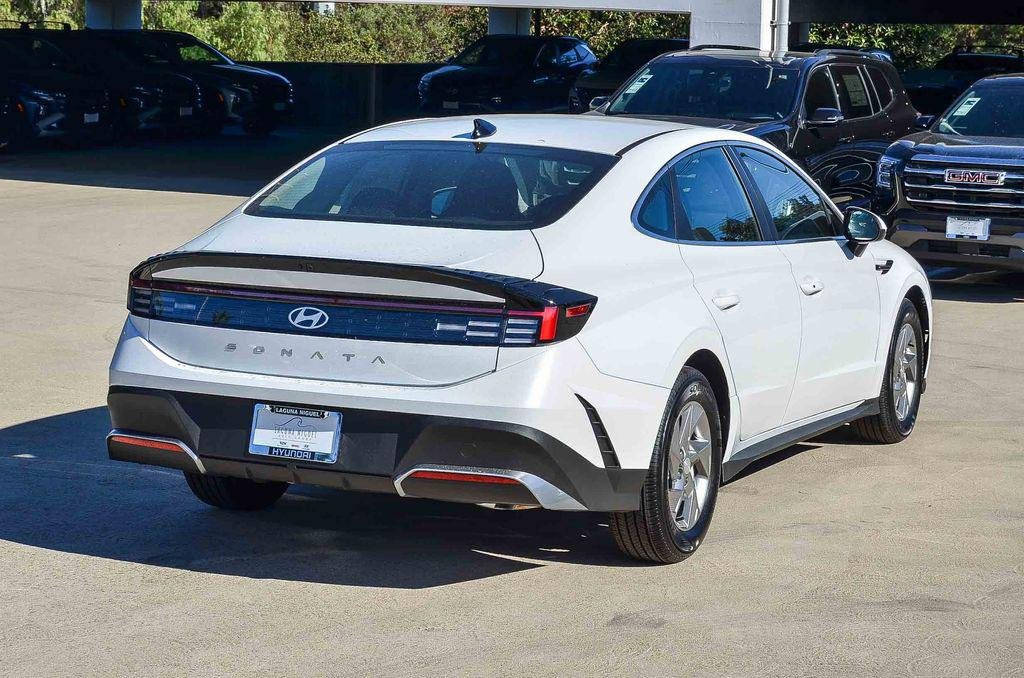 New 2026 White Hyundai SE image 6