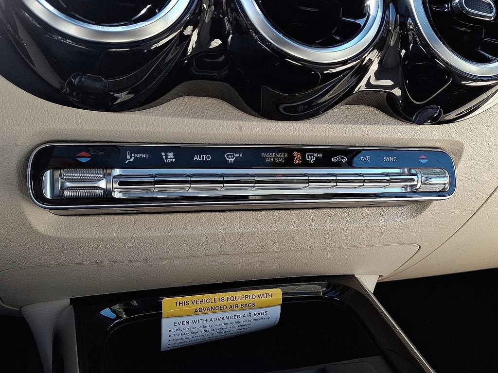 New 2026 Polar White Mercedes-Benz GLB 250 image 29