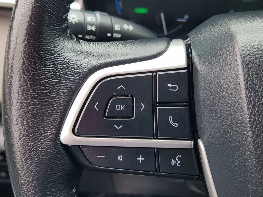 Used 2021 Gray Toyota XLE image 29