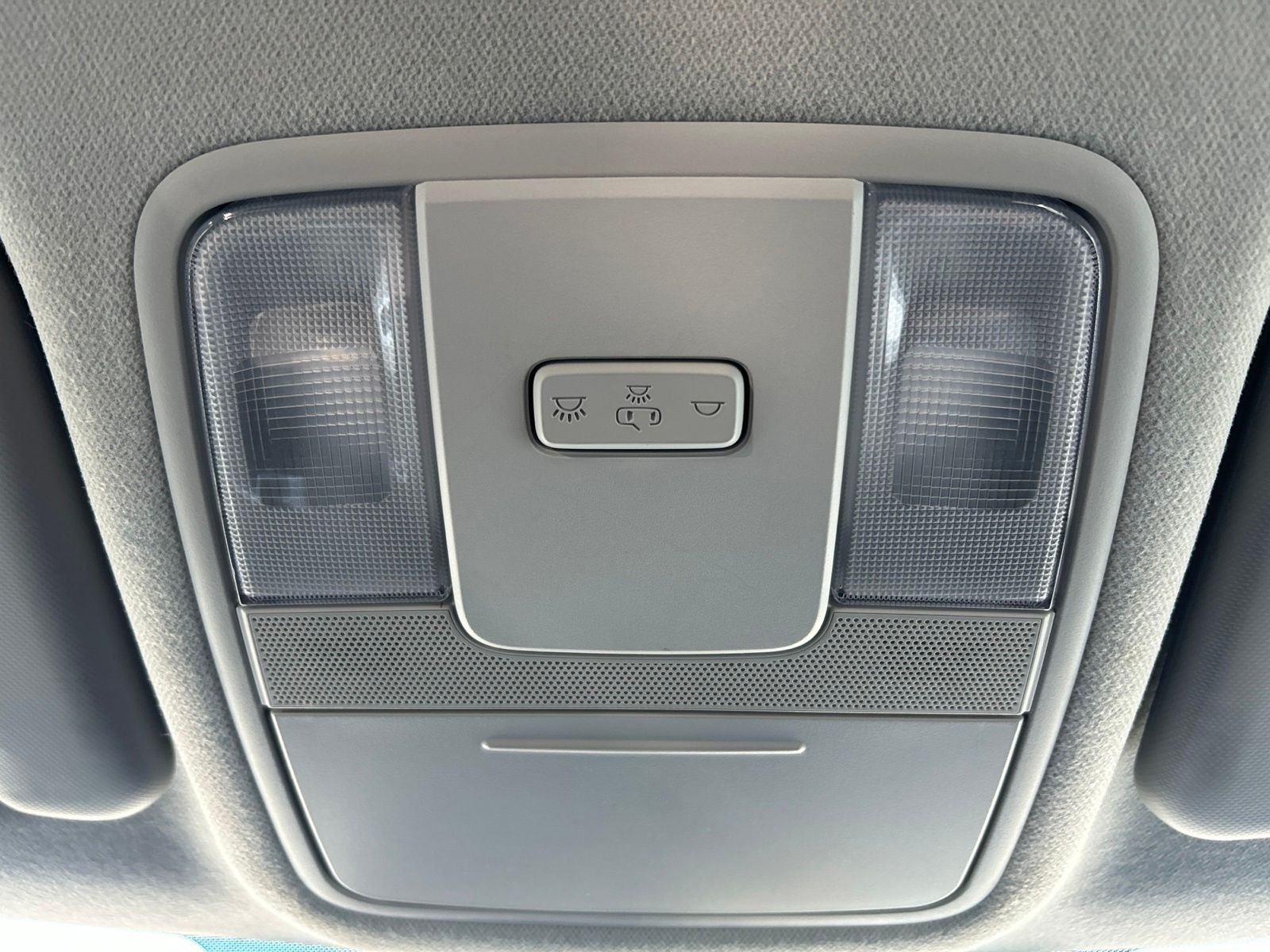 Used 2020 Silver Kia LX image 33