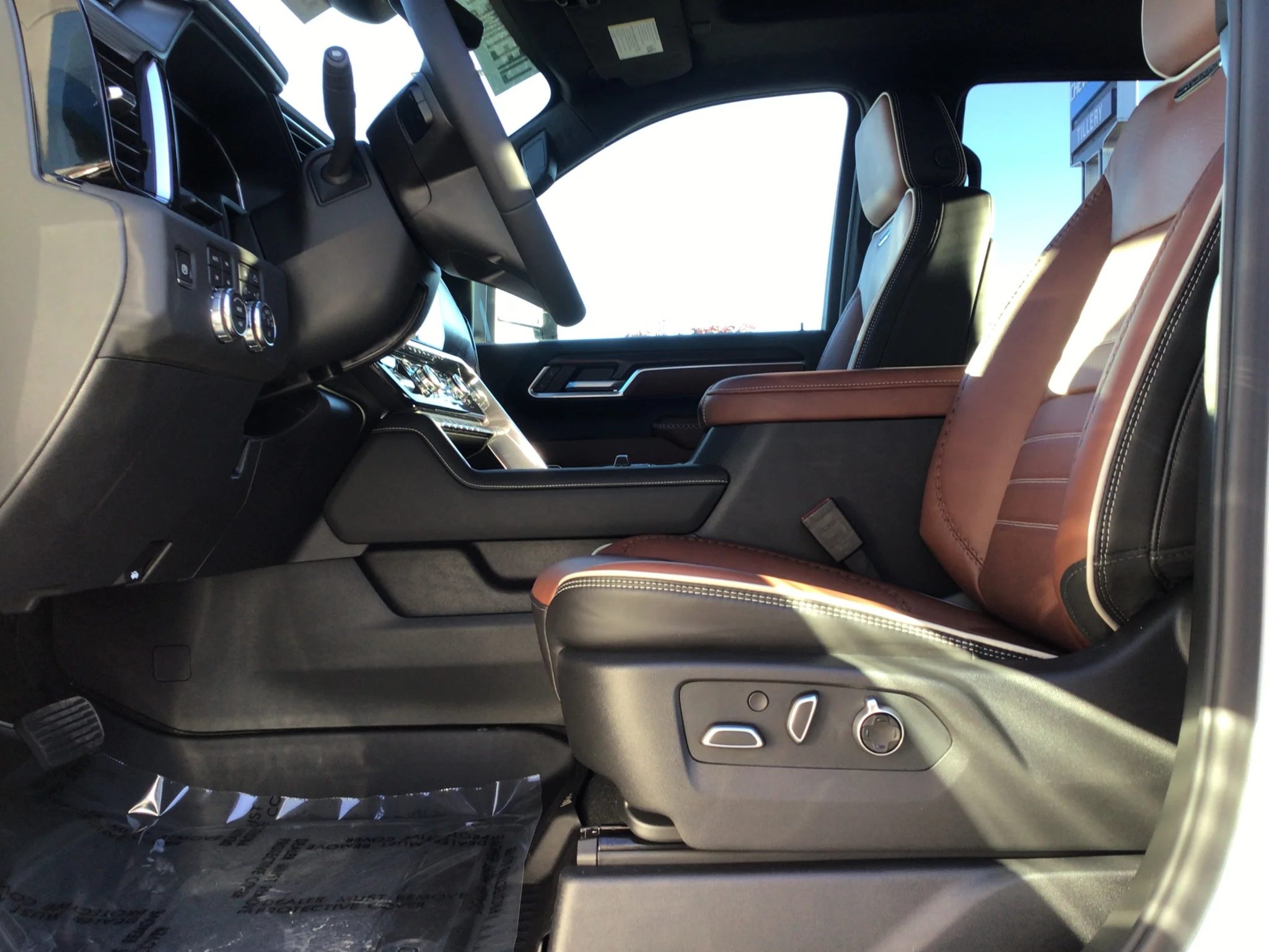 New 2026 Glacier White Tricoat GMC Denali Ultimate image 8