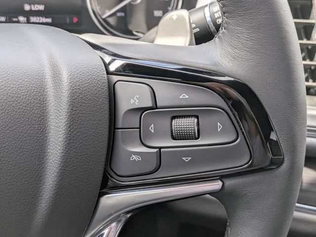 Used 2023 Ebony Twilight Metallic Buick Essence image 25