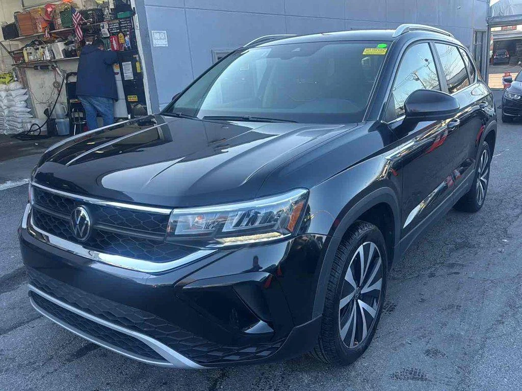 2024 Volkswagen Taos SE