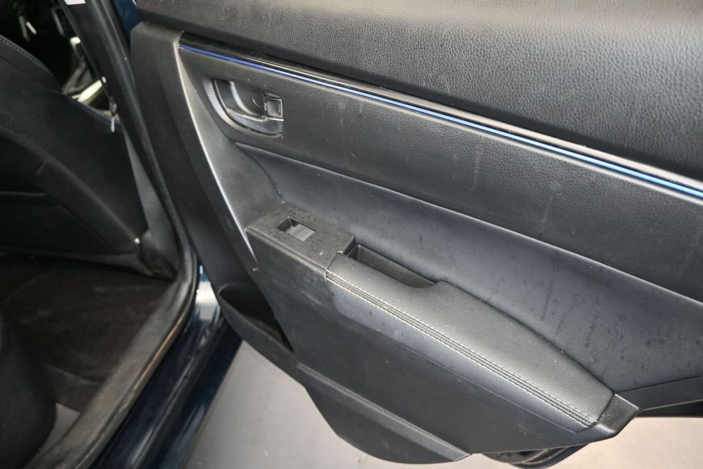 Used 2018 Blue Toyota SE image 21