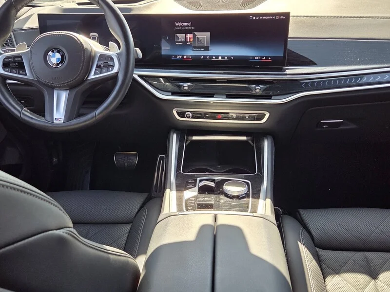 Used 2026 White Metallic BMW XDRIVE40I image 8