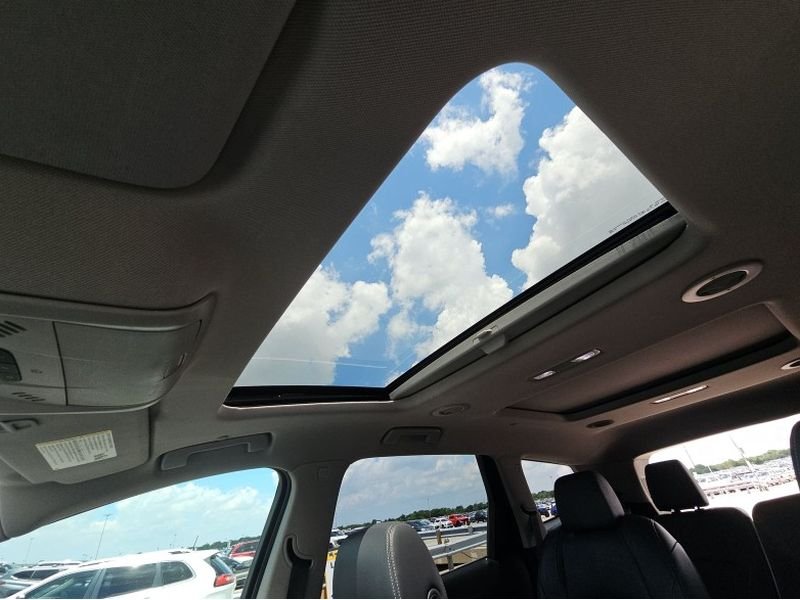 Used 2020 Gray Buick Essence image 28