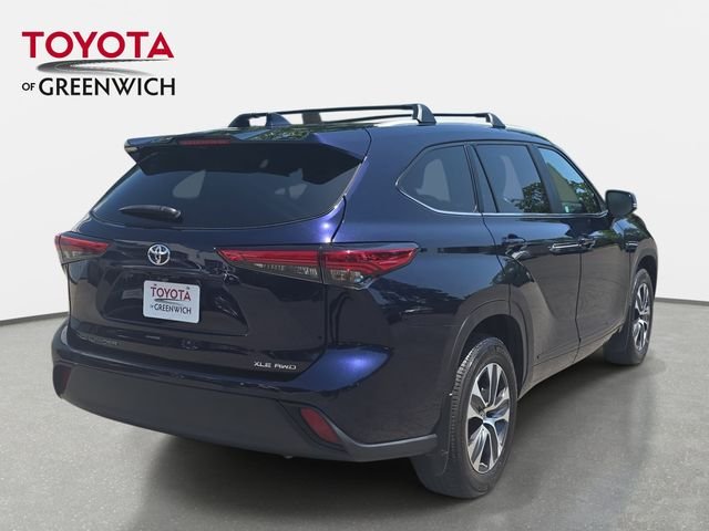 Used 2023  Toyota XLE image 3
