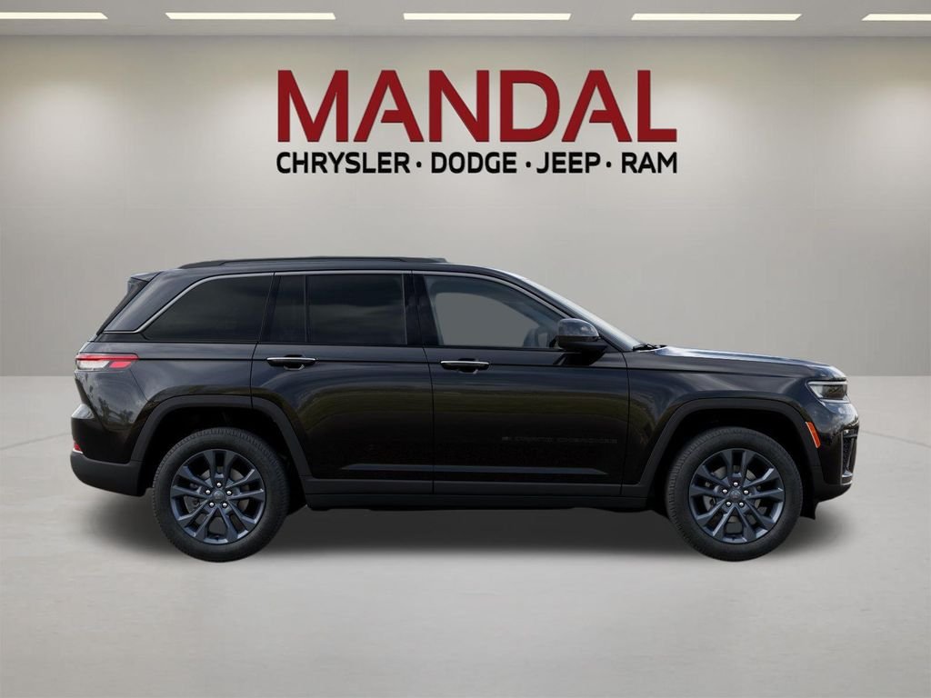 New 2026 Diamond Black Crystal Pearlcoat Jeep Limited image 21