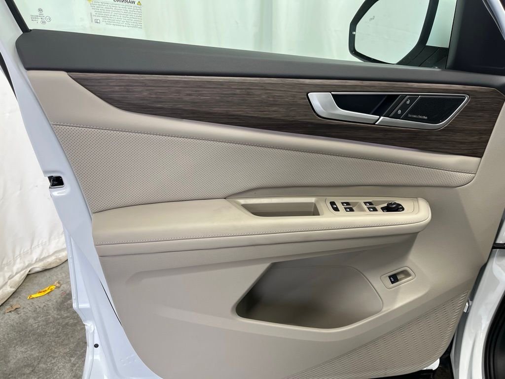 New 2026 White/off-white Volkswagen 2.0T SEL Premium R-Line image 9