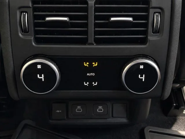 New 2026 Carpathian Grey Land Rover Dynamic SE image 44
