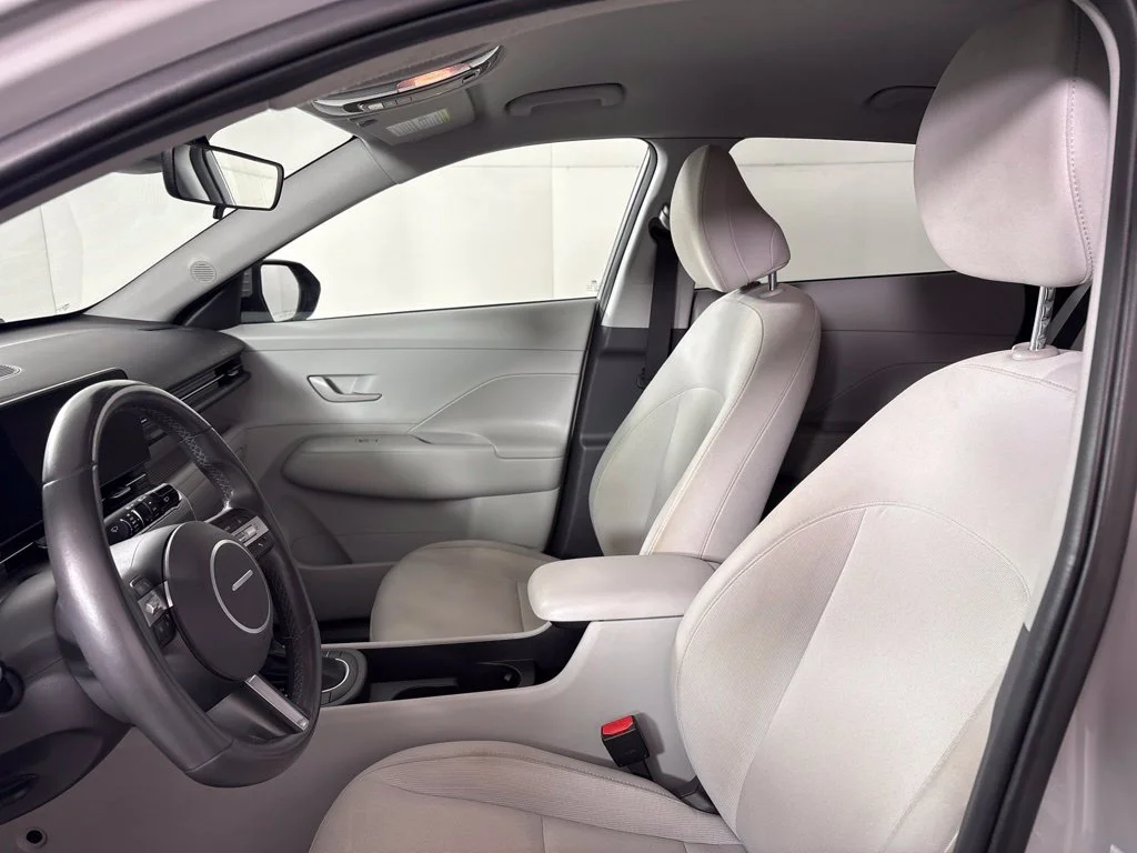 Used 2025 Gray Hyundai SEL image 26