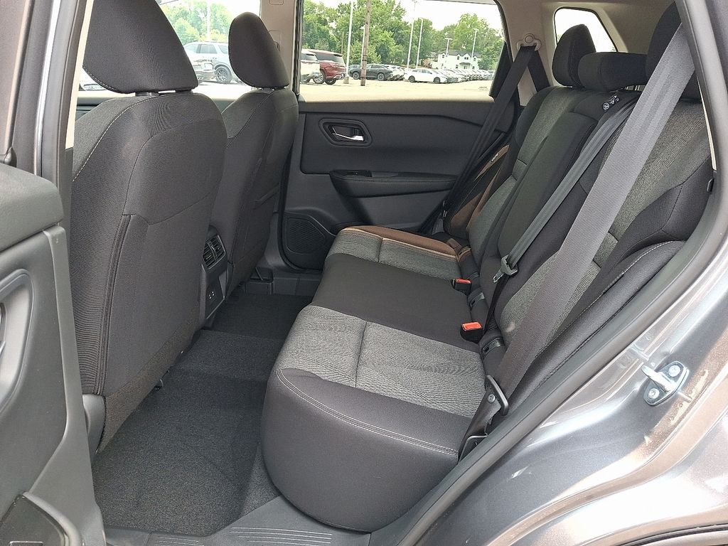 Used 2025 Gray Nissan SV image 11